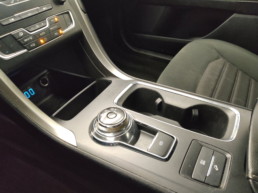 2020 Ford Fusion Hybrid SE - Photo 20
