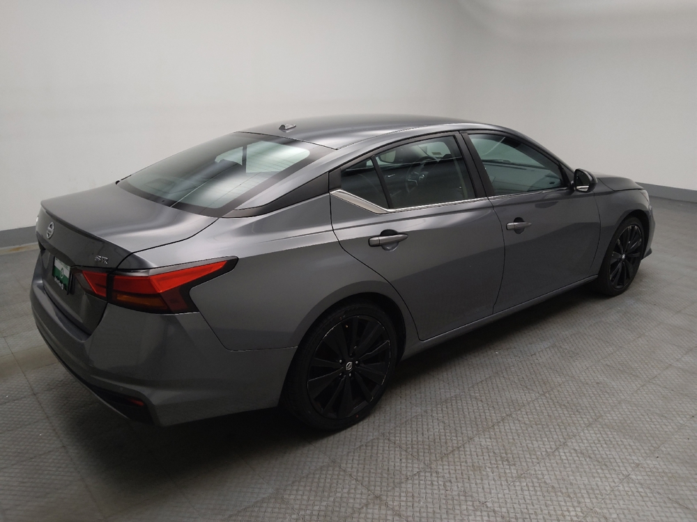 2021 Nissan Altima SR - Photo 8