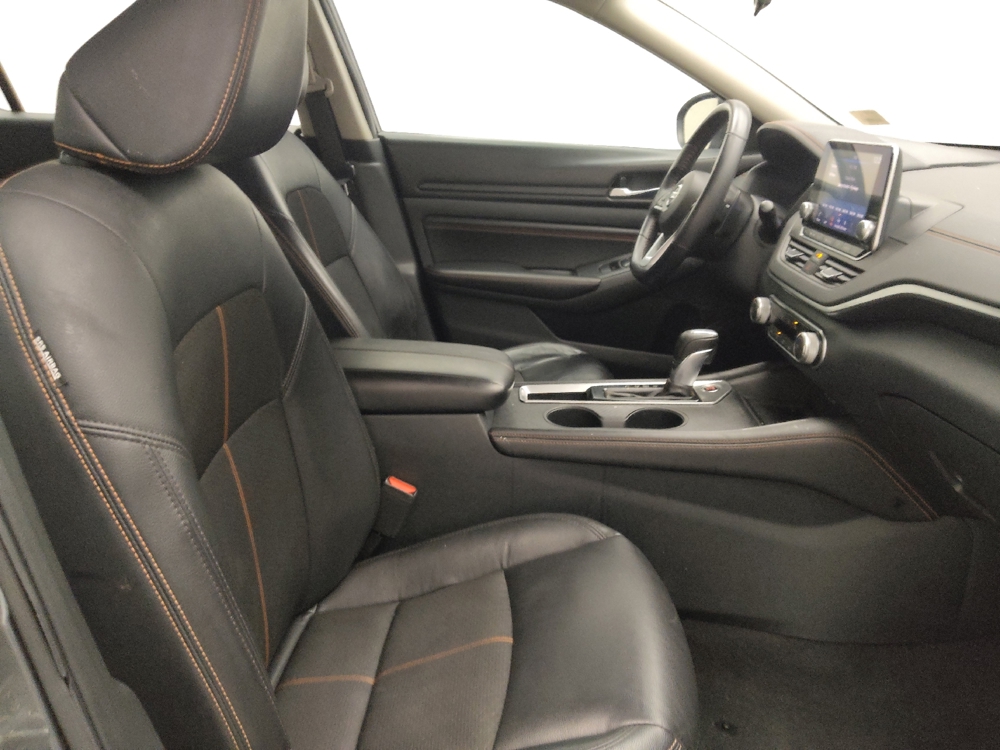 2021 Nissan Altima SR - Photo 16