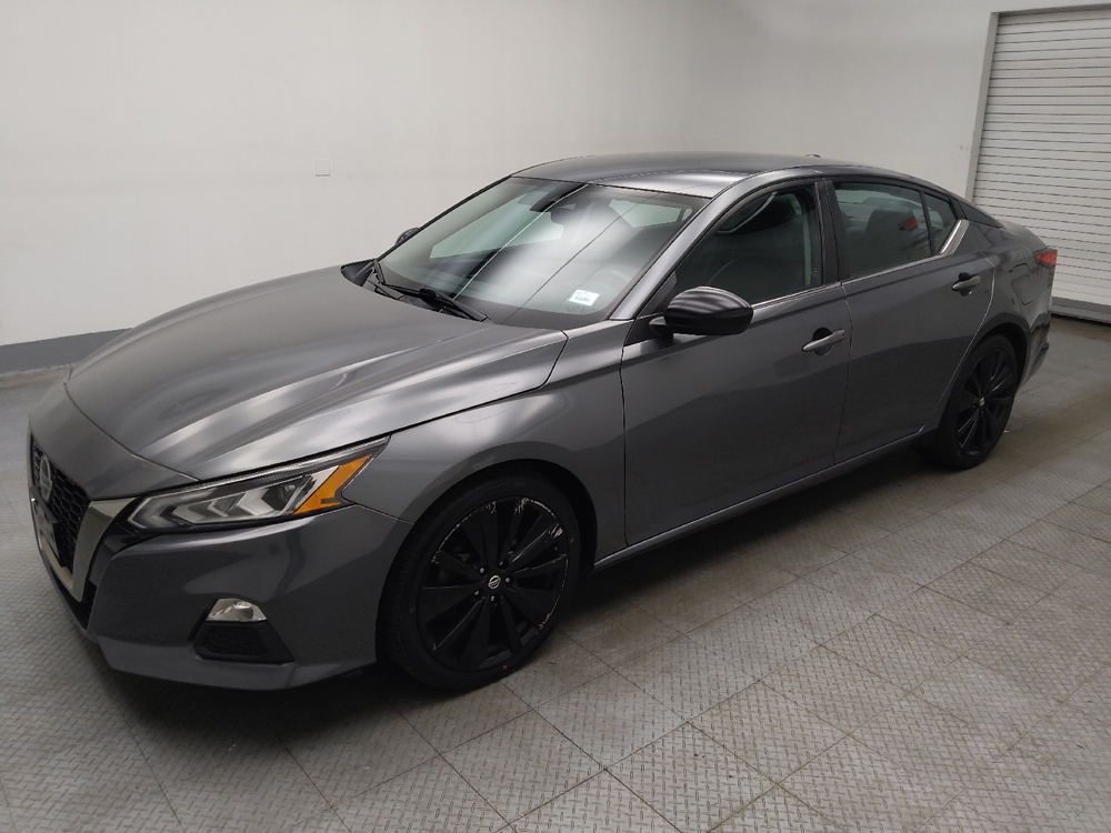 2021 Nissan Altima SR - Photo 2