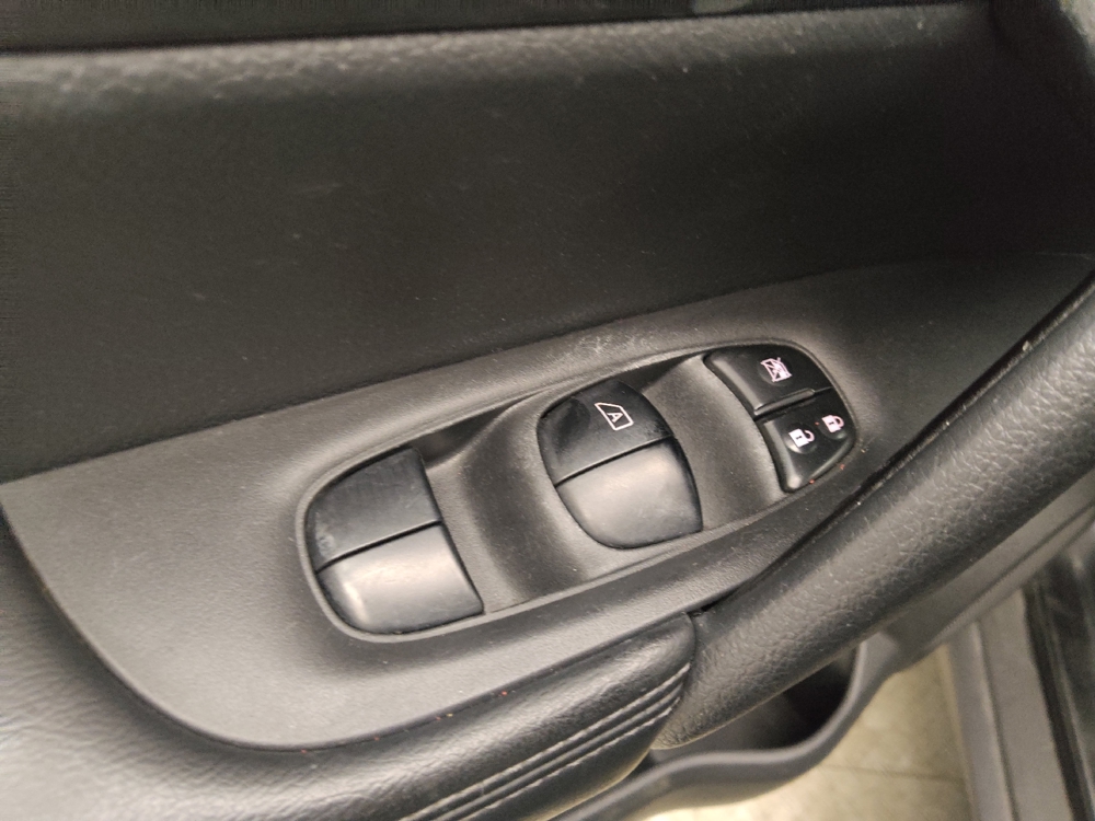2016 Nissan Rogue SV - Photo 21