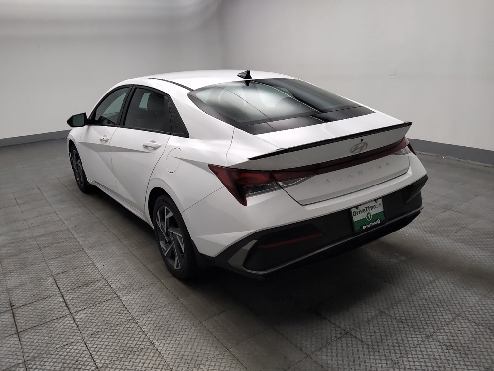 2025 Hyundai Elantra SEL - Photo 4