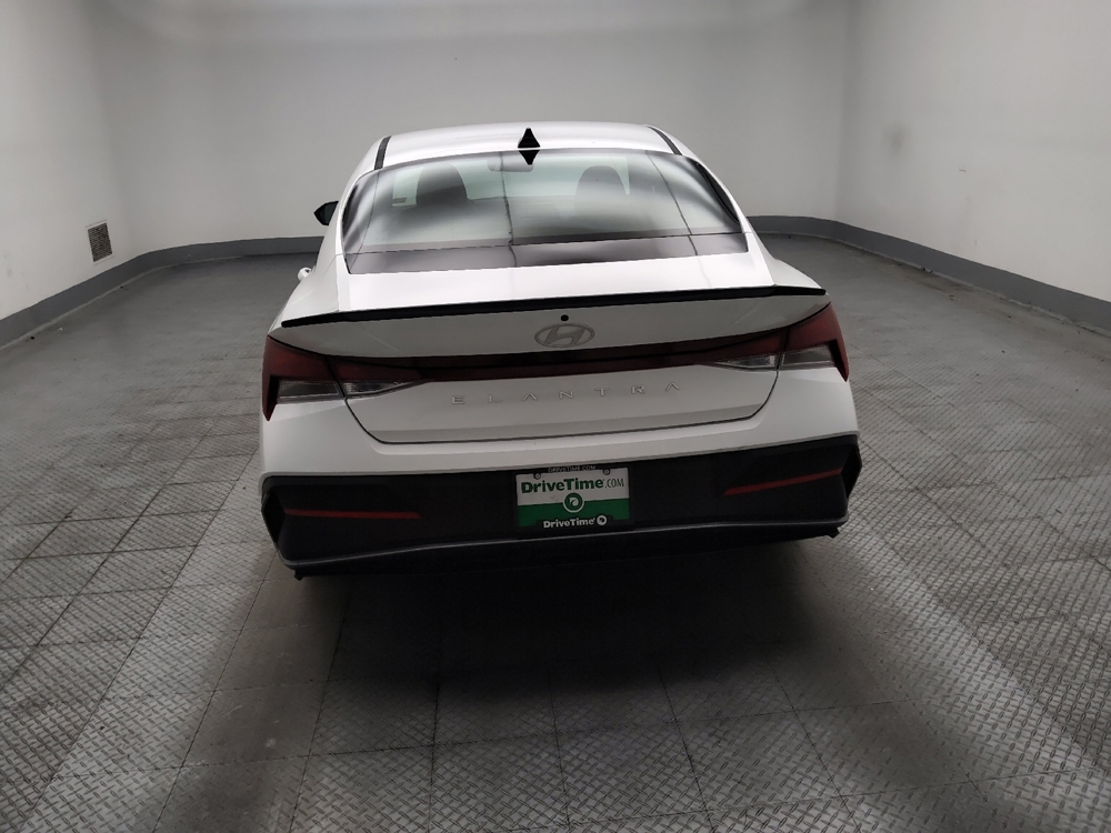 2025 Hyundai Elantra SEL - Photo 5