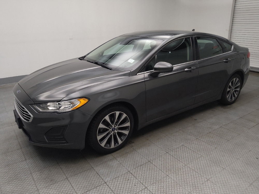 2020 Ford Fusion SE - Photo 2
