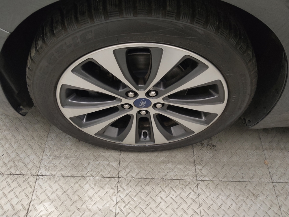 2020 Ford Fusion SE - Photo 24