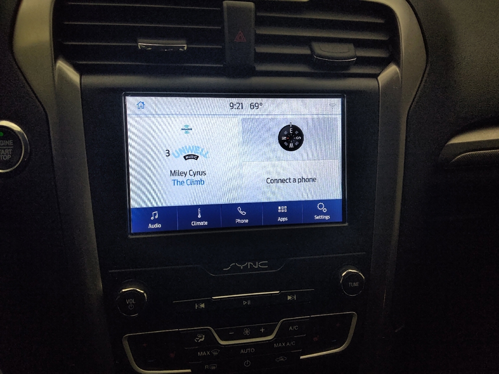 2020 Ford Fusion SE - Photo 19