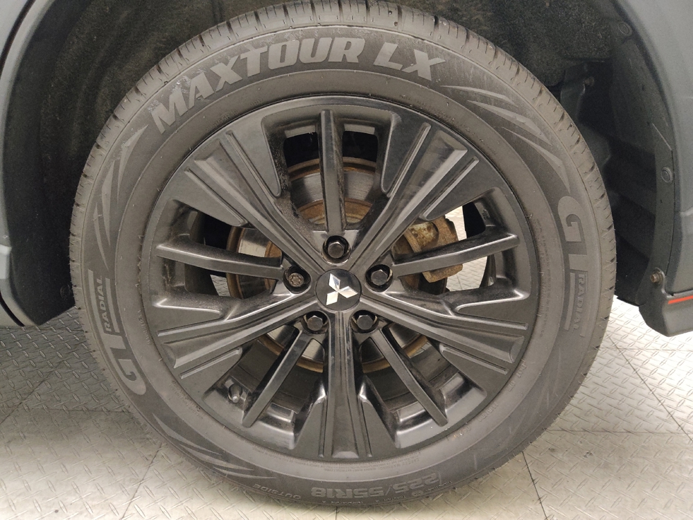 2019 Mitsubishi Eclipse Cross LE - Photo 24