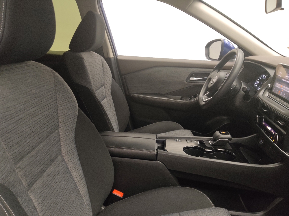 2023 Nissan Rogue SV - Photo 16