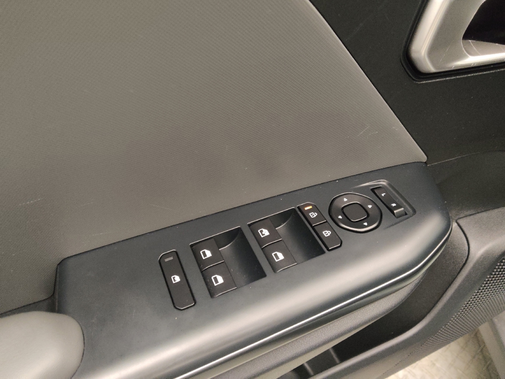 2025 Kia K4 LXS - Photo 21
