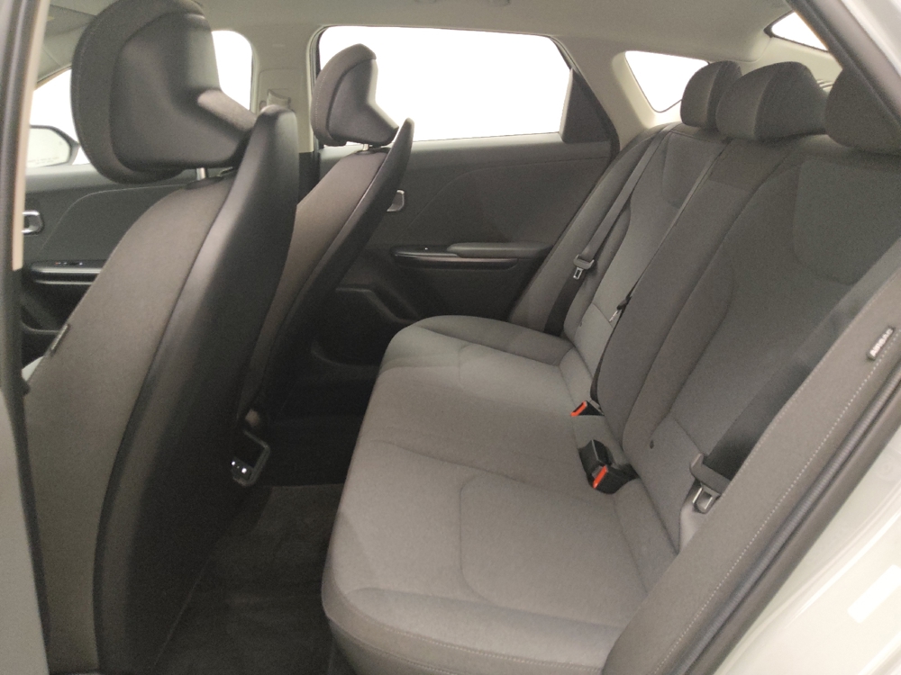 2025 Kia K4 LXS - Photo 14
