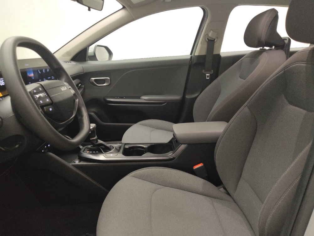 2025 Kia K4 LXS - Photo 13