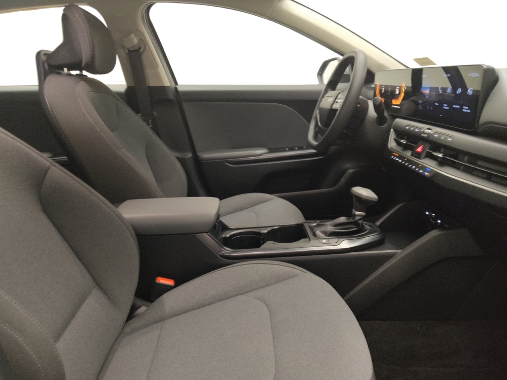 2025 Kia K4 LXS - Photo 16
