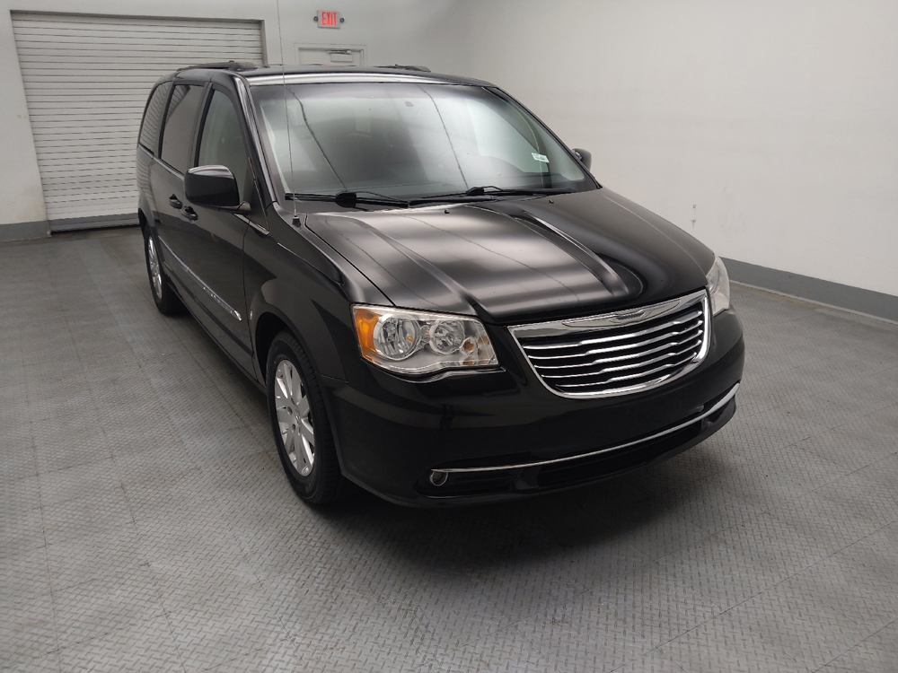 2015 Chrysler Town & Country Touring - Photo 10
