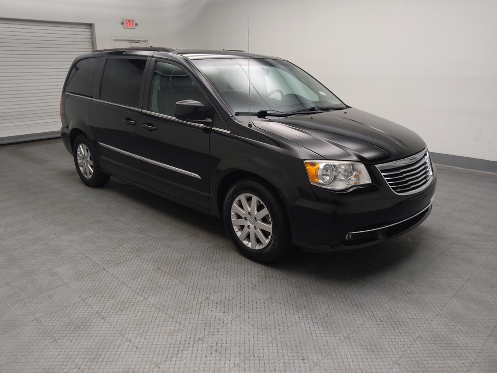 2015 Chrysler Town & Country Touring - Photo 9
