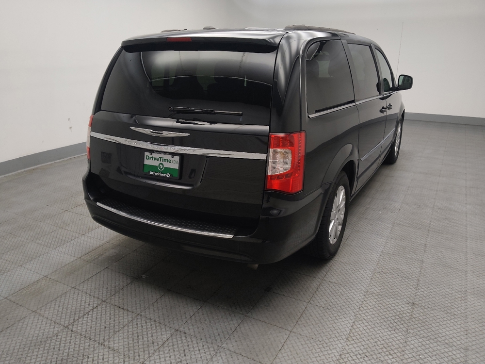 2015 Chrysler Town & Country Touring - Photo 7
