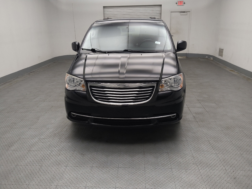 2015 Chrysler Town & Country Touring - Photo 12