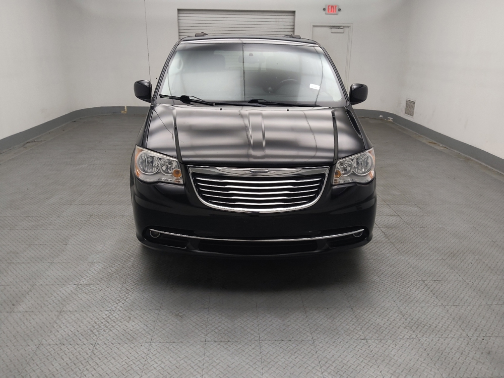 2015 Chrysler Town & Country Touring - Photo 11