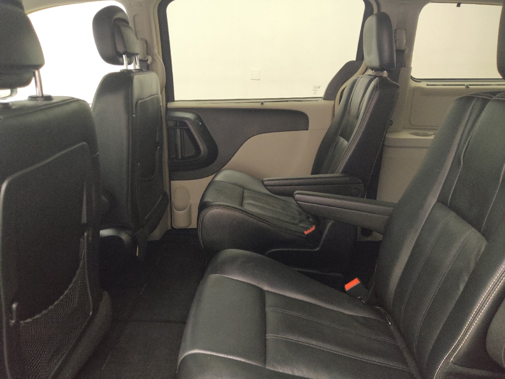 2015 Chrysler Town & Country Touring - Photo 14