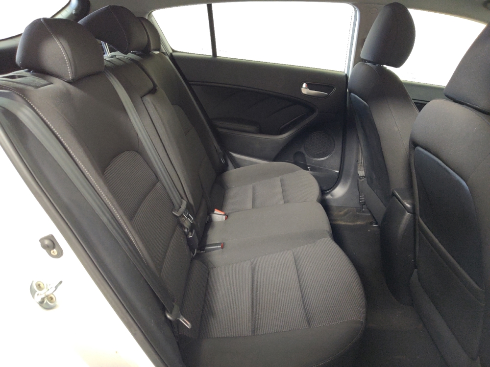 2017 Kia Forte5 LX - Photo 15