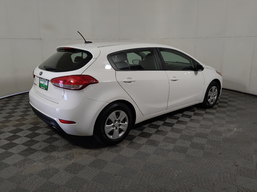2017 Kia Forte5 LX - Photo 8