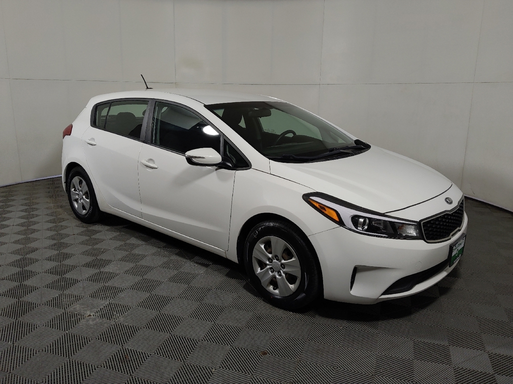 2017 Kia Forte5 LX - Photo 9