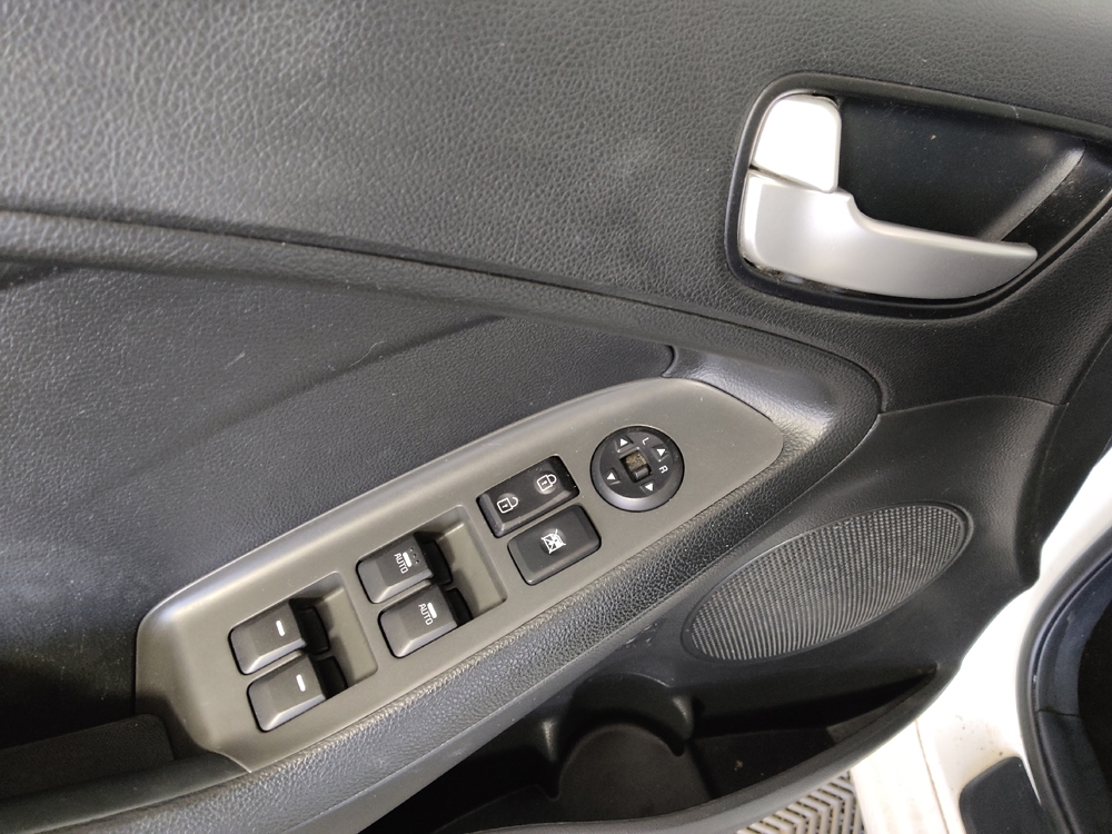 2017 Kia Forte5 LX - Photo 21
