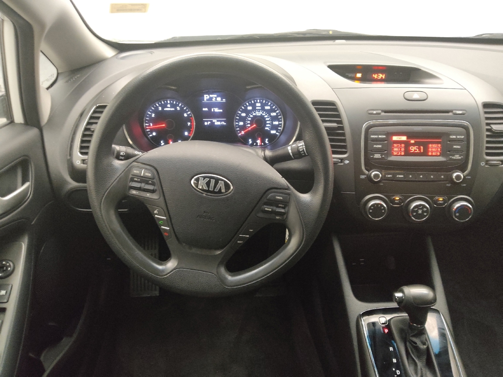 2018 Kia FORTE LX - Photo 17