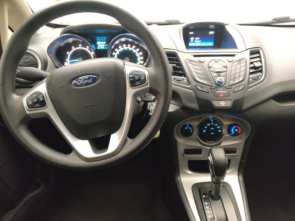 2018 Ford Fiesta SE - Photo 17