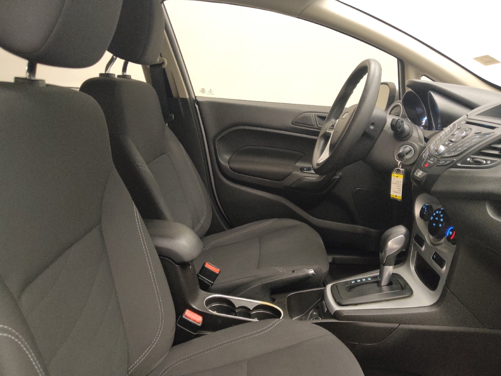 2018 Ford Fiesta SE - Photo 16
