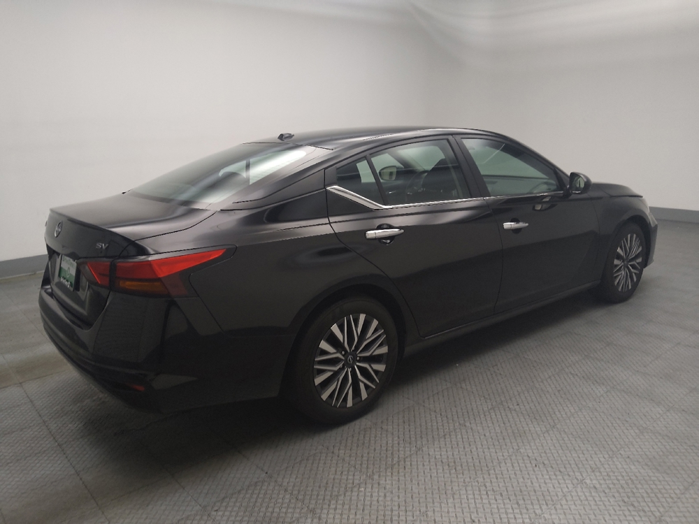 2024 Nissan Altima SV - Photo 8