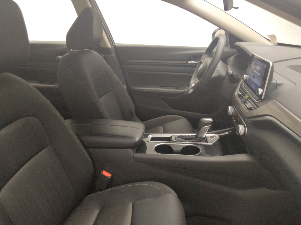2024 Nissan Altima SV - Photo 16