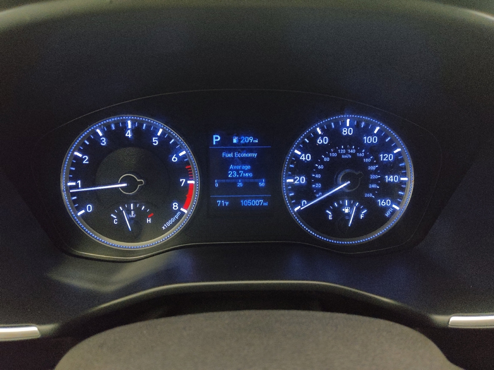 2020 Hyundai Santa Fe SE - Photo 18