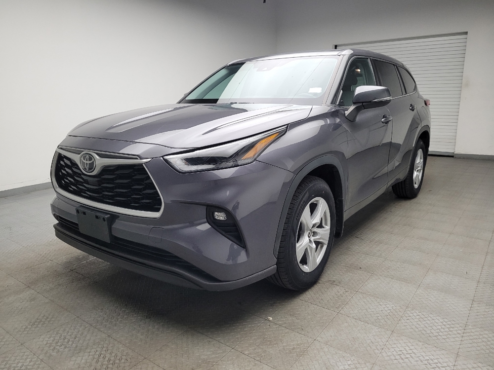 2021 Toyota Highlander LE's photo