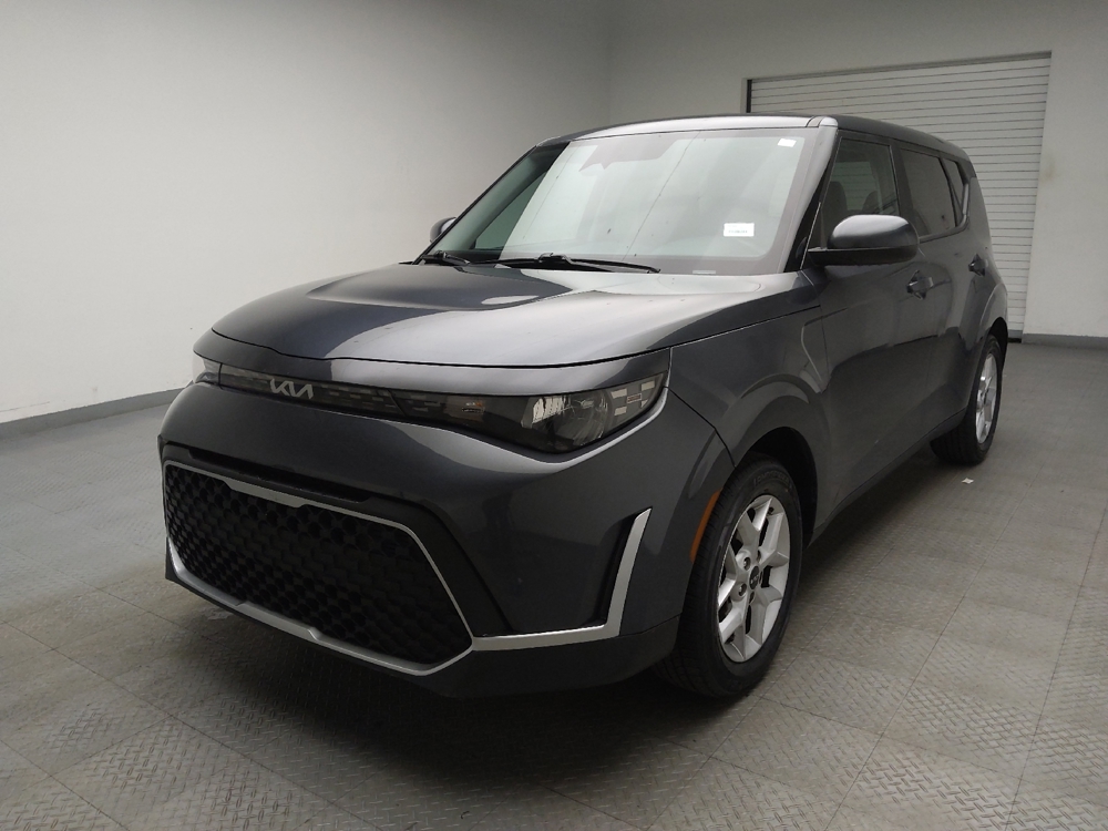 2023 Kia Soul LX's photo