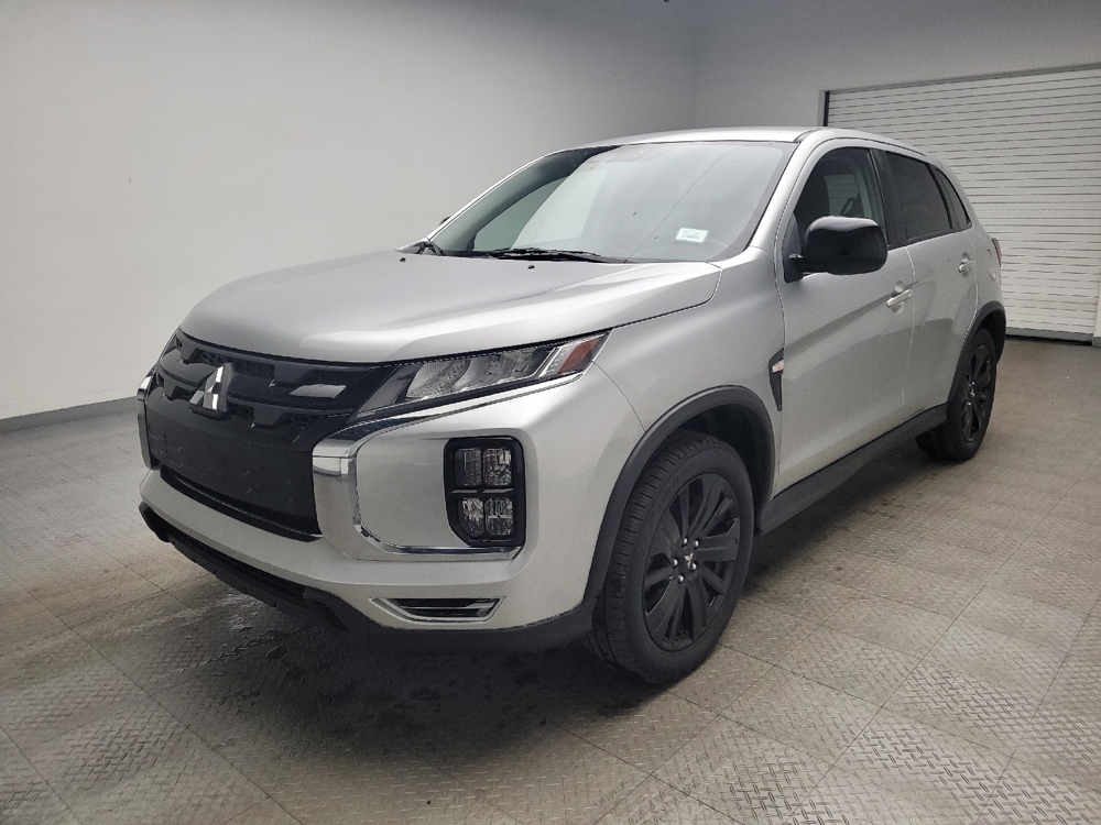 2022 Mitsubishi Outlander LE's photo