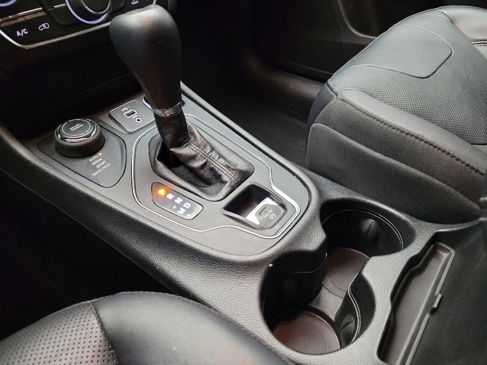 2021 Jeep Cherokee Latitude Lux - Photo 20