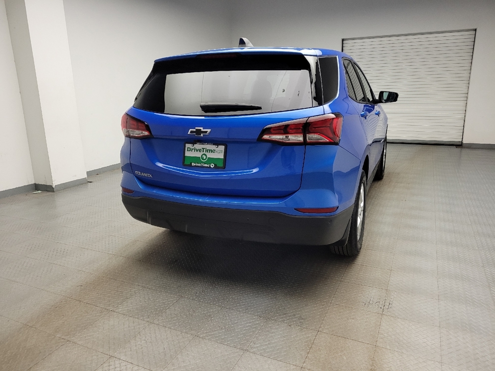 View vehicle photo 7
