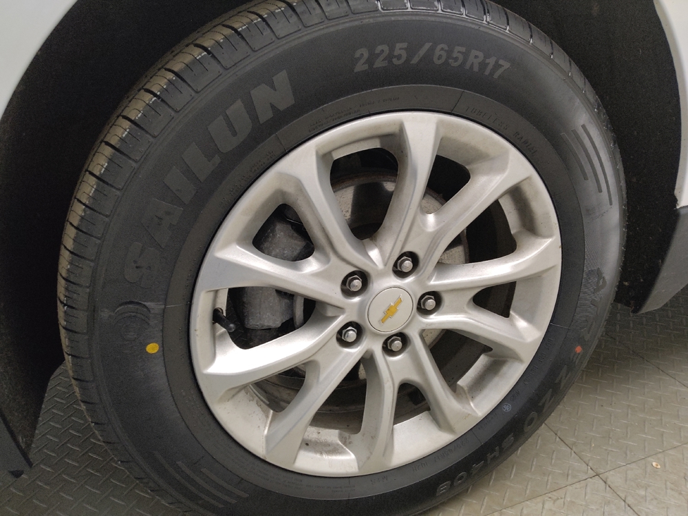 2019 Chevrolet Equinox LT - Photo 24