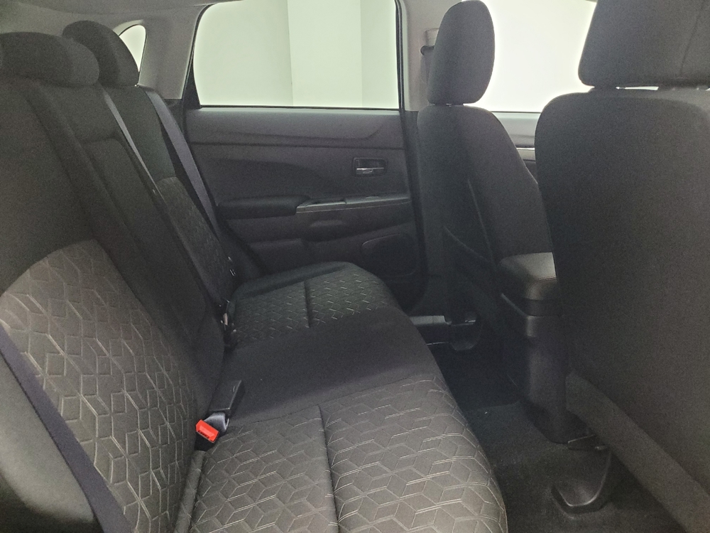 2025 Mitsubishi Outlander Sport ES - Photo 15