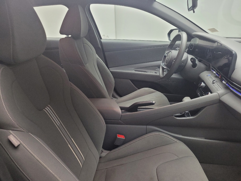 2024 Hyundai Elantra SEL - Photo 16