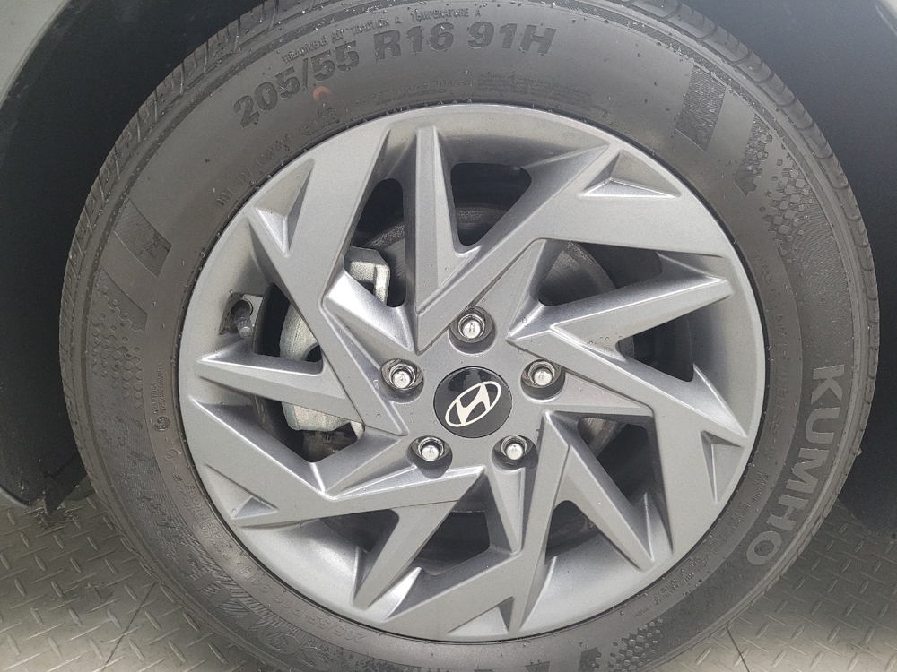 2024 Hyundai Elantra SEL - Photo 24