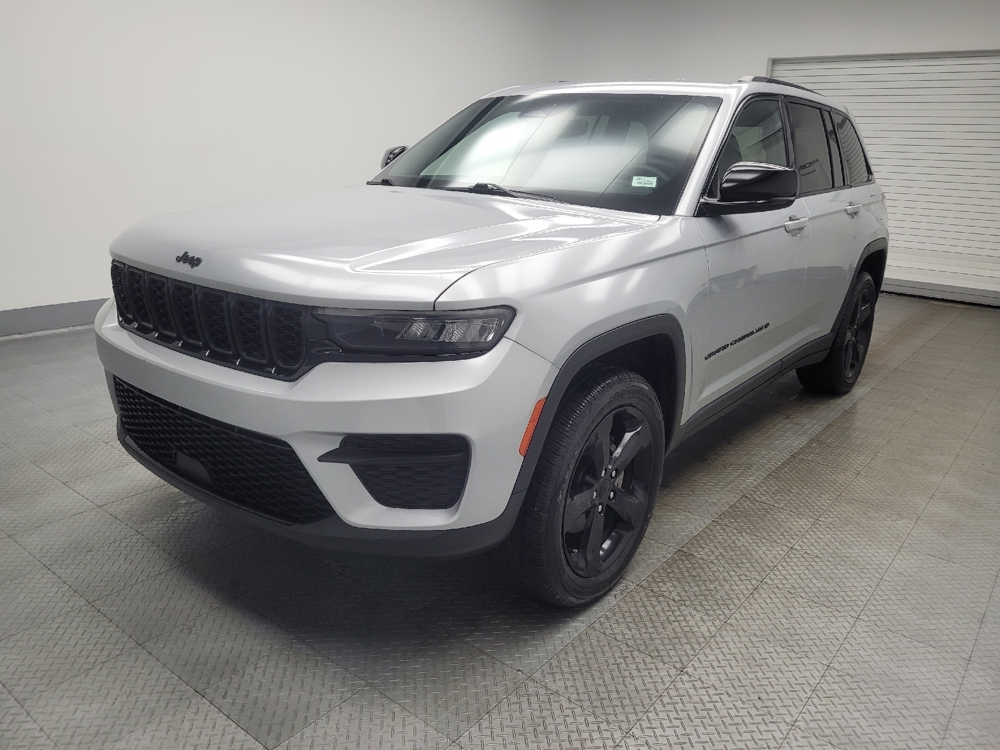 2023 Jeep Grand Cherokee Altitude's photo