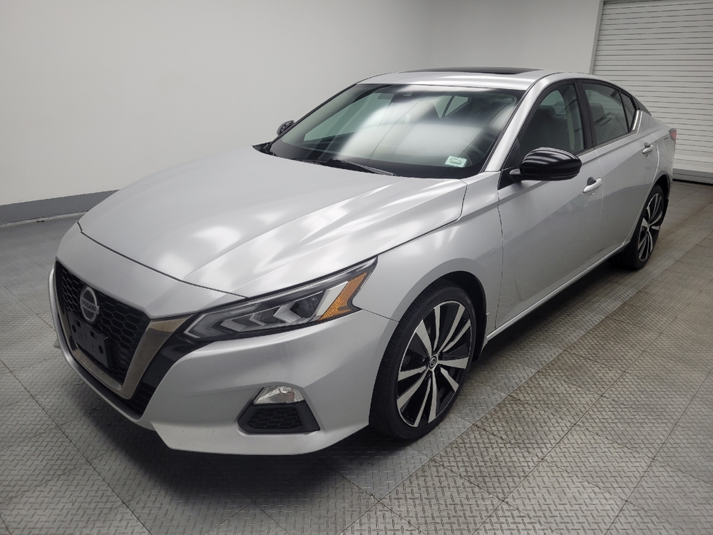 2020 Nissan Altima SR's photo