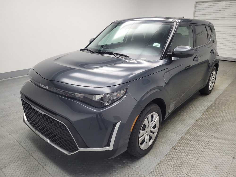 2023 Kia Soul LX's photo