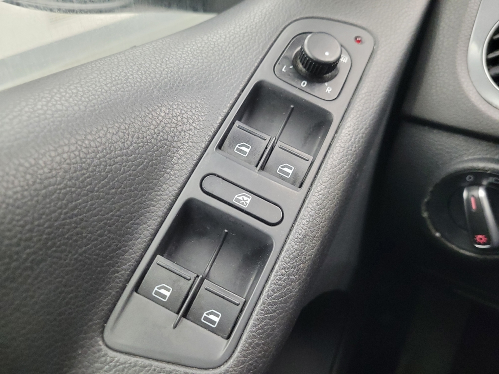 2015 Volkswagen Tiguan S - Photo 21