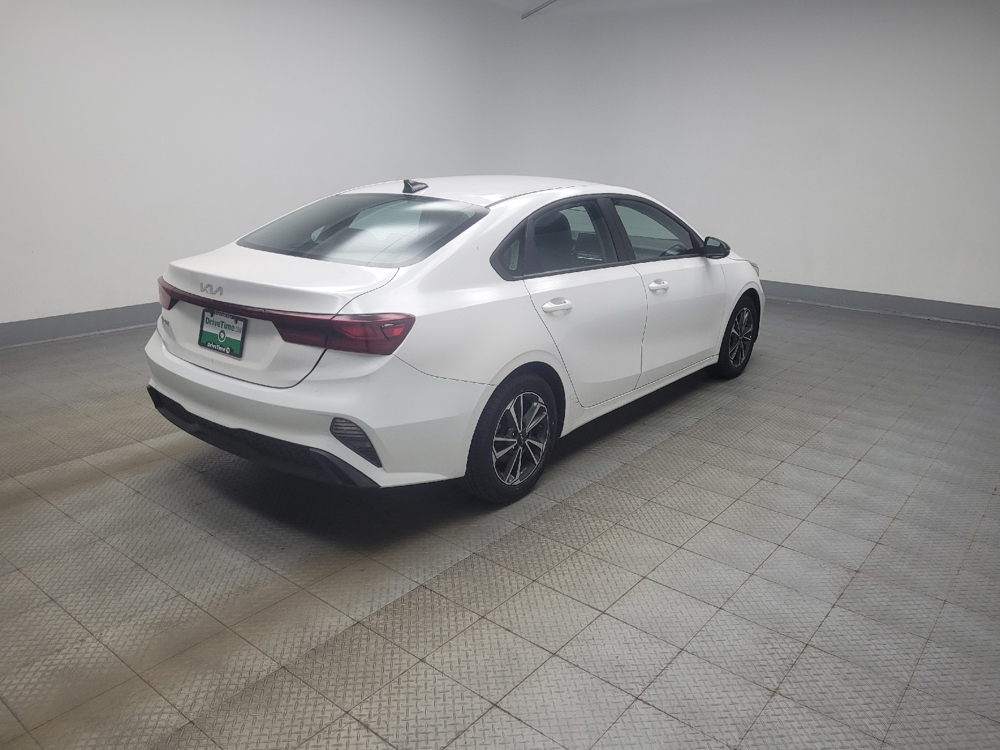2024 Kia Forte LXS - Photo 8