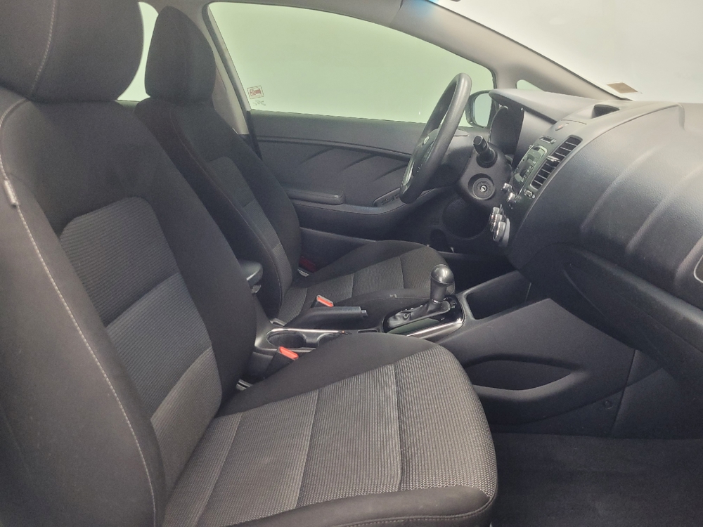 2017 Kia Forte LX - Photo 16