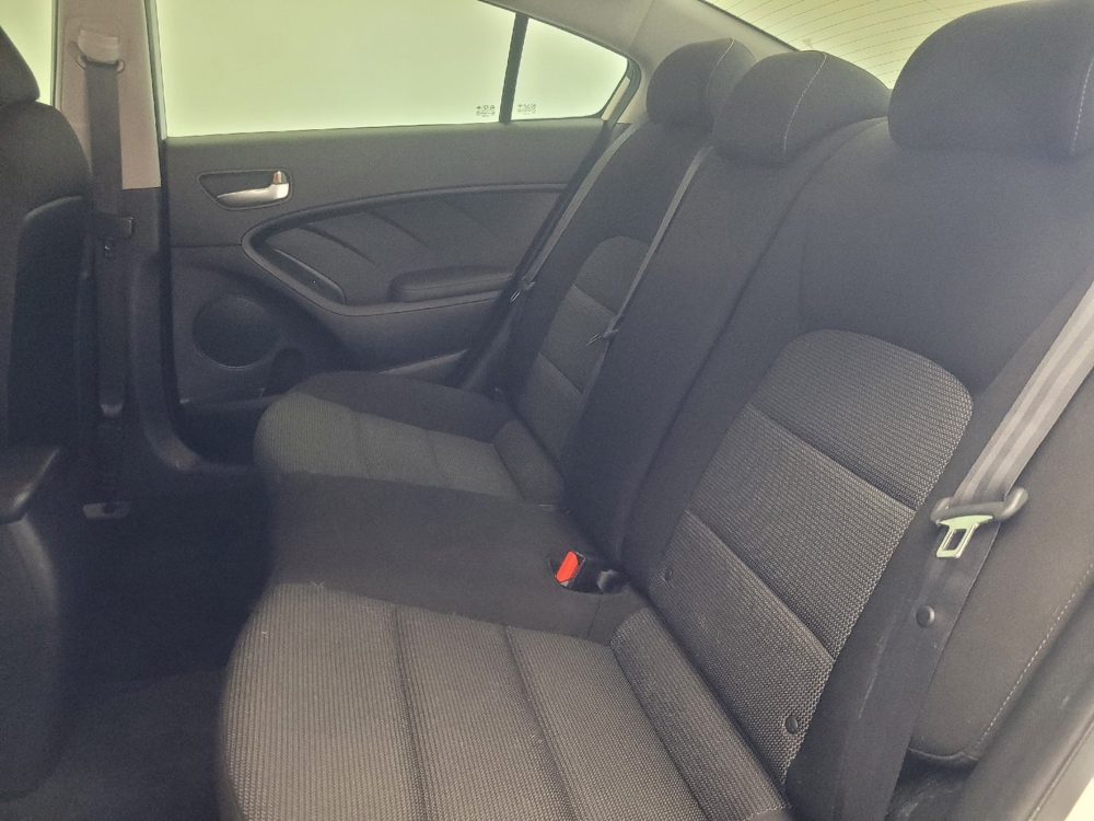 2017 Kia Forte LX - Photo 14