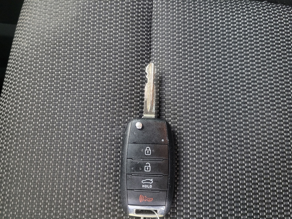 2017 Kia Forte LX - Photo 25