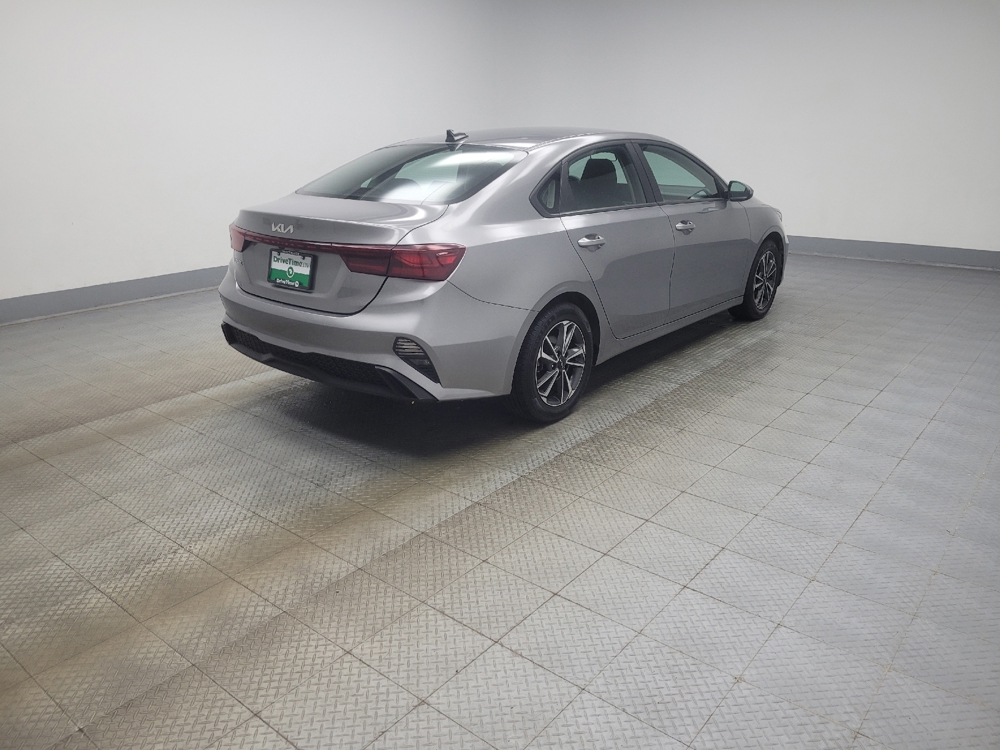 2024 Kia Forte LXS - Photo 8
